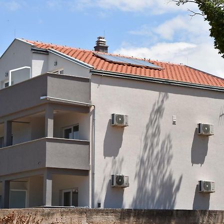 Luka Apartments ビオグラード・ナ・モル エクステリア 写真