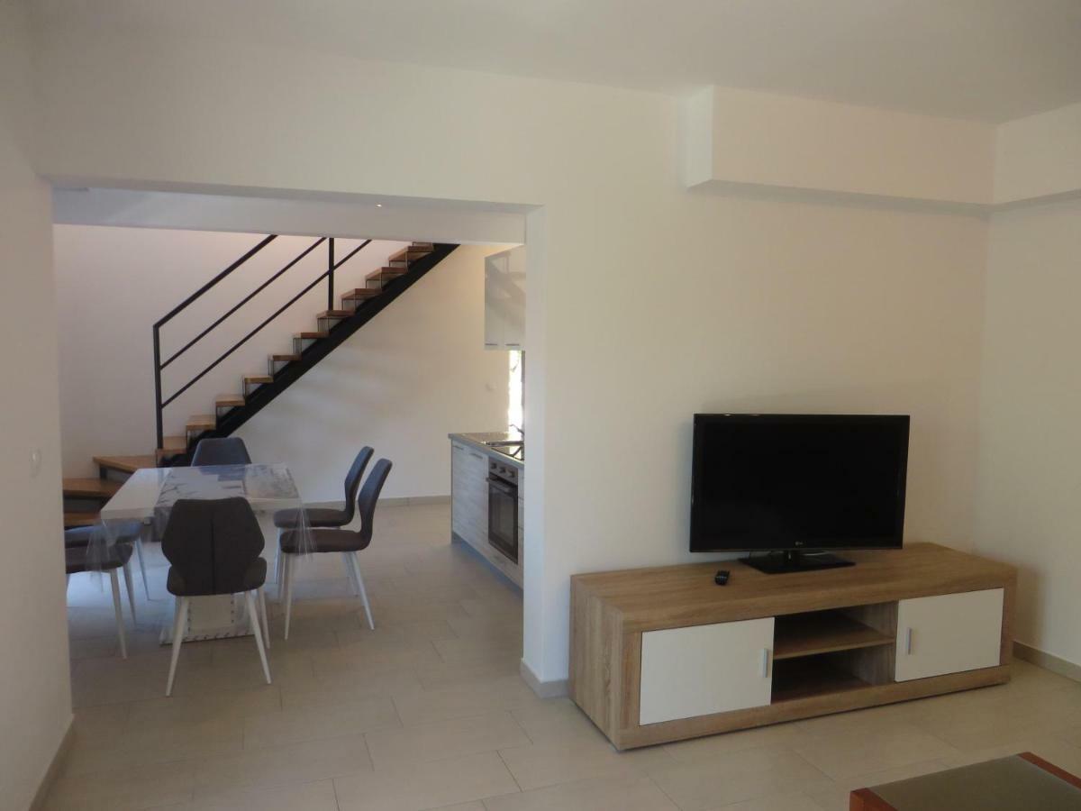 Luka Apartments ビオグラード・ナ・モル エクステリア 写真
