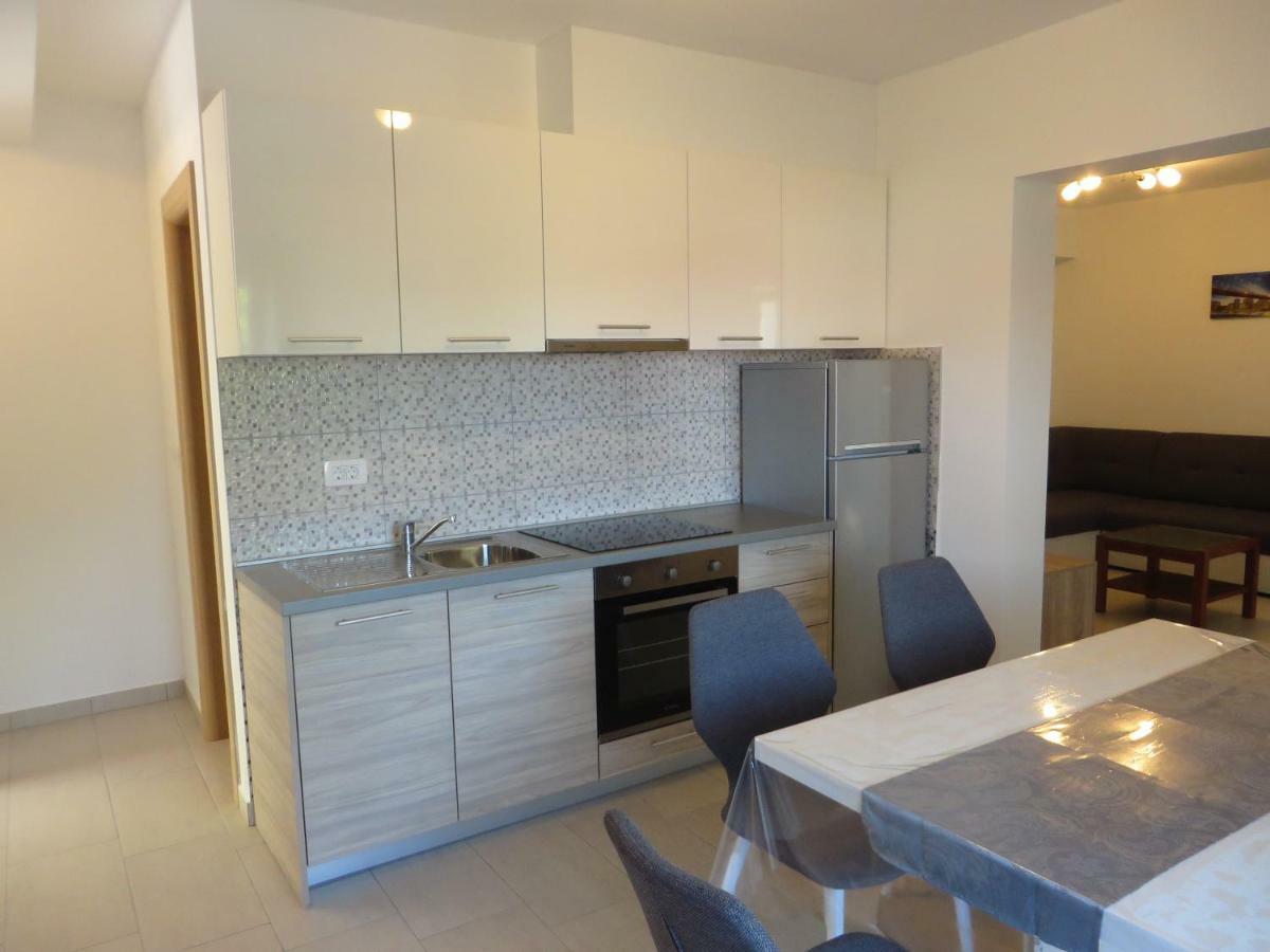 Luka Apartments ビオグラード・ナ・モル エクステリア 写真