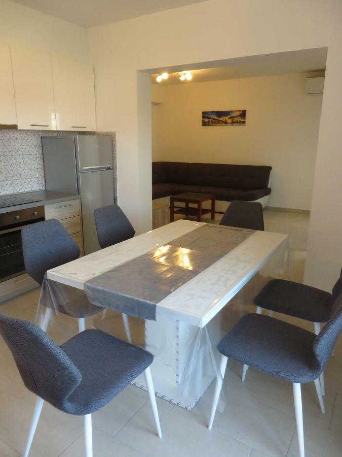 Luka Apartments ビオグラード・ナ・モル エクステリア 写真