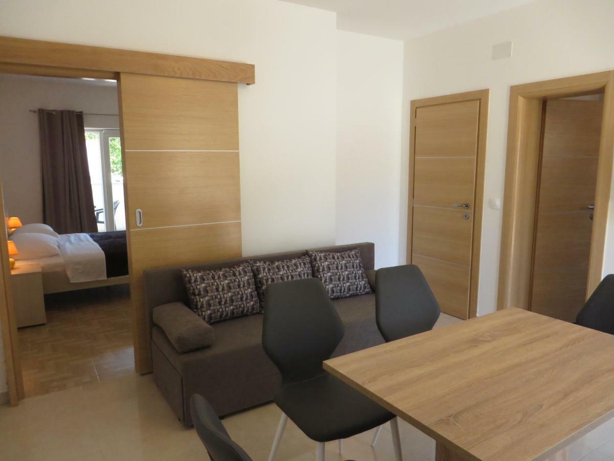 Luka Apartments ビオグラード・ナ・モル エクステリア 写真