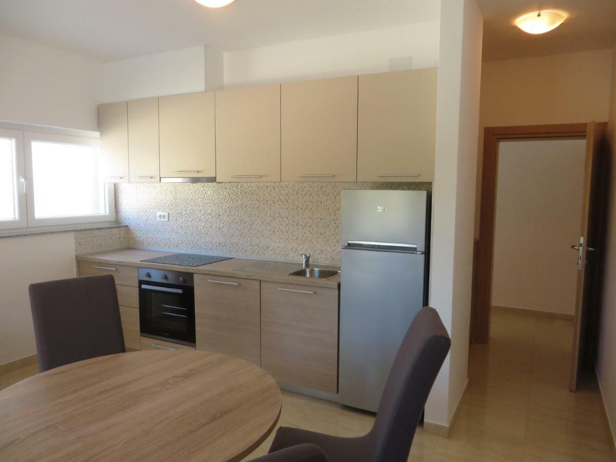 Luka Apartments ビオグラード・ナ・モル エクステリア 写真